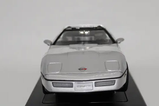 James Bond 007 A View to a Kill Chevrolet Corvette Diecast 1:18