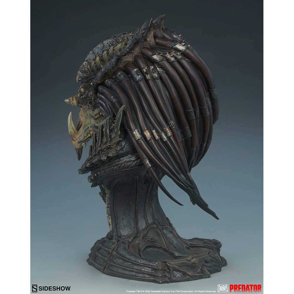 Sideshow Legendary Scale Bust 1/2 scale Masked Jungle Hunter