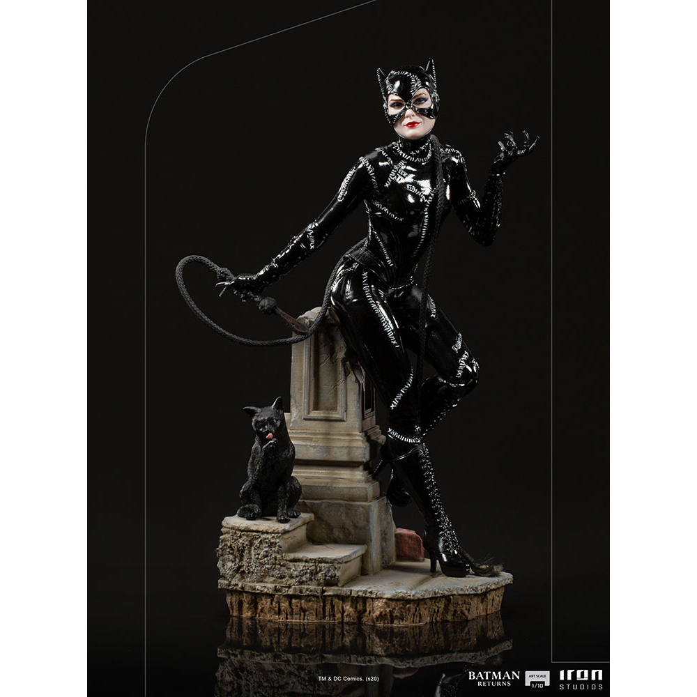 Catwoman 110 Scale Statue Iron Studios 907510