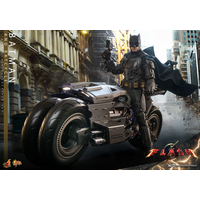 DC Batman and Batcycle (The Flash) 1:6 Scale Figure Set Hot Toys 9123972 MMS705