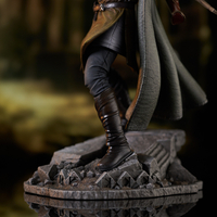 The Lord of the Rings Legolas Deluxe Gallery Diorama Diamond Select 85151