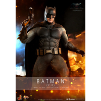 DC Batman v Superman: Dawn of Justice Batman (2_0) Figurine Échelle 1:6 Hot Toys 912970 MMS731
