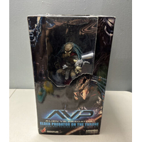 AVP Alien VS Predator Elder Predator sur le Trone Kit pre-paint 11 pouces Hot Toys
