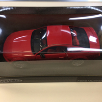 Voiture Ford Mustang GT 2004 rouge 1:18 Hot Wheels G7157