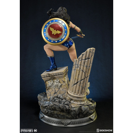 Justice League: New 52 Wonder Woman statue Sideshow Collectibles 200512