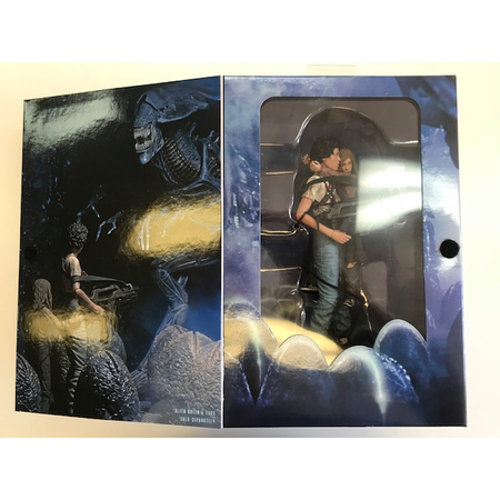 Aliens Rescuing Newt Deluxe Set 7-inch - Ripley & Newt NECA