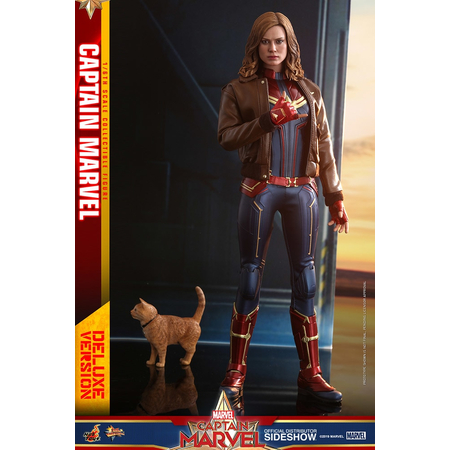 Captain Marvel Version Deluxe figurine 1:6 Hot Toys 904311