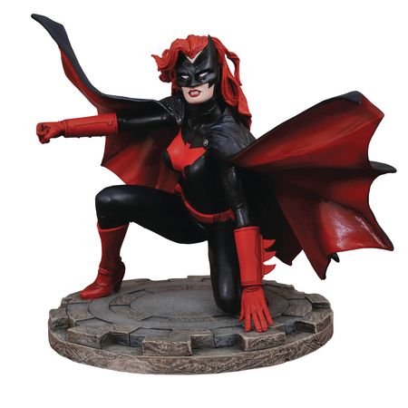 DC Gallery Batwoman Comic  PVC Diorama 9-inch