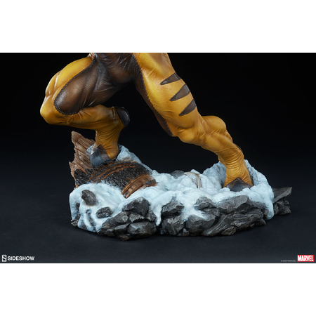 Sabretooth Premium Format Figure Sideshow Collectibles