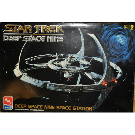 Star Trek Deep Space Nine DS9 station spatiale modèle à coller AMT ERTL 8778