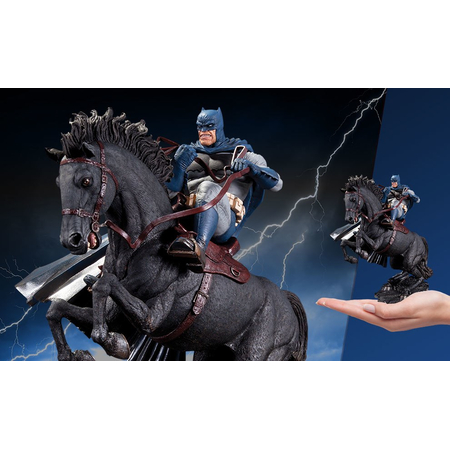 The Dark Knight Returns Call to Arms Statue DC Collectibles 904341