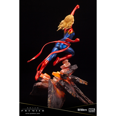 Captain Marvel Statue 10-inch Kotobukiya 906679