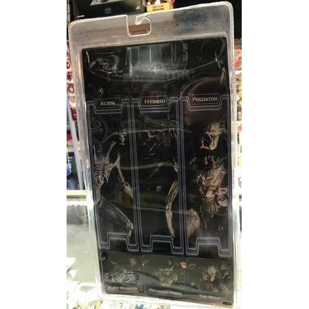 Aliens VS Predator Requiem Alien Warrior 7-inch figure NECA