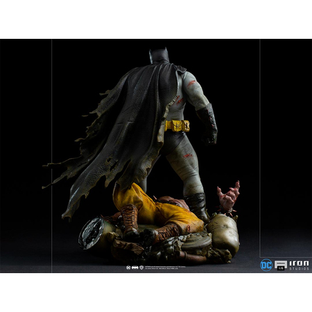 Batman: The Dark Knight Returns 1:6 Scale Diorama Iron Studios 906716Batman: The Dark Knight Returns 1:6 Scale Diorama Iron Studios 906716