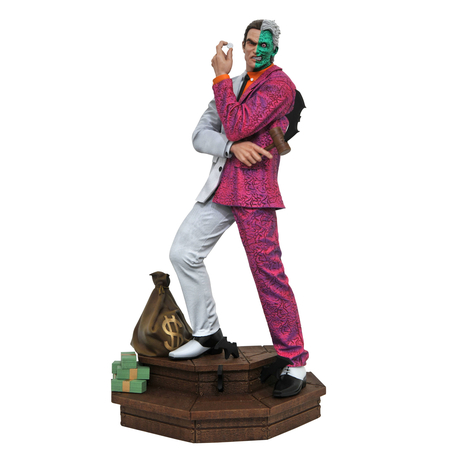 DC Comic Gallery Two Face PVC Diorama 12-inch Diamond Select Toys