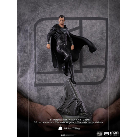 Superman Costume Noir Statue Échelle 1:10 Iron Studios 908014