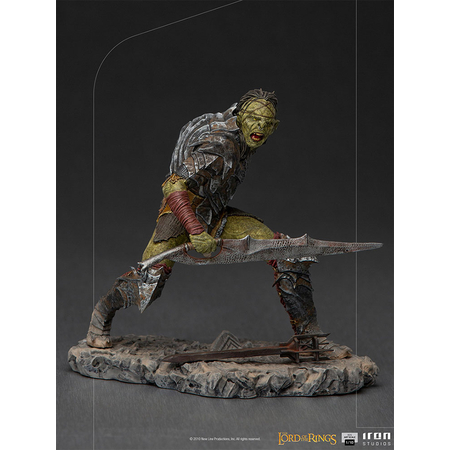 Swordsman Orc 1:10 Scale Statue Iron Studios 908329