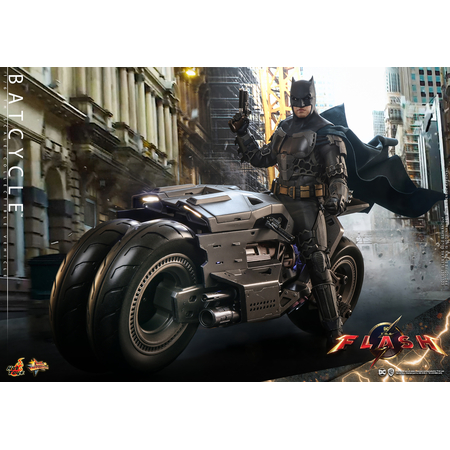 DC Batcycle 1:6 Scale Figure Accessory Hot Toys 912398 MMS704