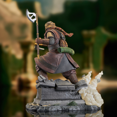 Lord of the Rings - Gimli Deluxe Gallery Diorama Diamond Select 85384