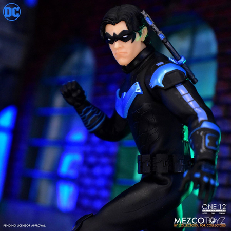 One:12 Collective DC Nightwing Figurine Mezco Toyz 76575