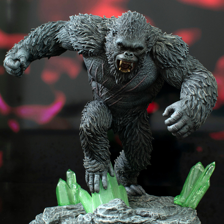 Godzilla X Kong: The New Empire - King Kong Deluxe Gallery Diorama Diamond Select 85404