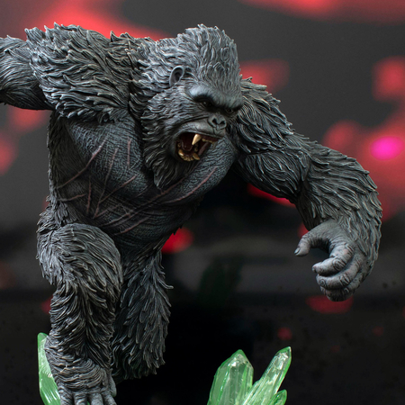 Godzilla X Kong: The New Empire - King Kong Deluxe Gallery Diorama Diamond Select 85404