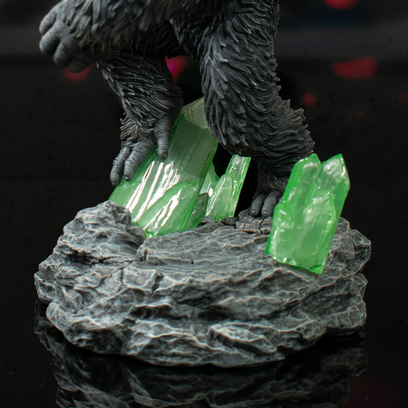 Godzilla X Kong: The New Empire - King Kong Deluxe Gallery Diorama Diamond Select 85404