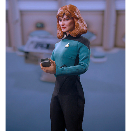Star Trek: The Next Generation - Dr Beverly Crusher (Essential Edition) 1:6 Scale Figure EXO-6 (EXO-01-089-ESS) 913764