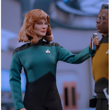 Star Trek: The Next Generation - Dr Beverly Crusher (Essential Edition) 1:6 Scale Figure EXO-6 (EXO-01-089-ESS) 913764