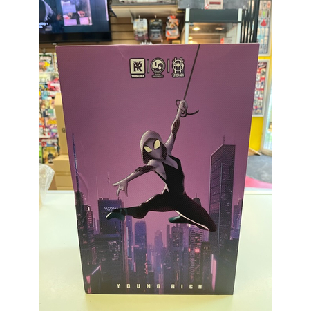 Spider-Man Gwen Stacy (Version avec Vêtements) Figurine Échelle 1:6 Young Rich YR009