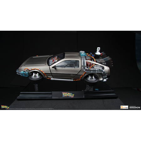 Retour vers le Futur 2 (II) voiture DeLorean Time Machine Version Magnetic Levitating Collectible Figure Kids Logic Company Limited 903528